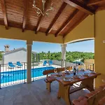 In Skitaca With Pool And Sea Views Vila *