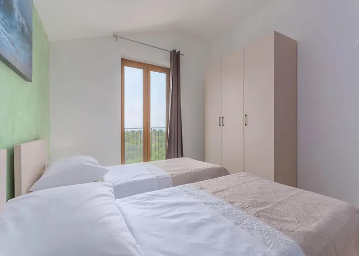 In Skitaca With Pool And Sea Views Vila *