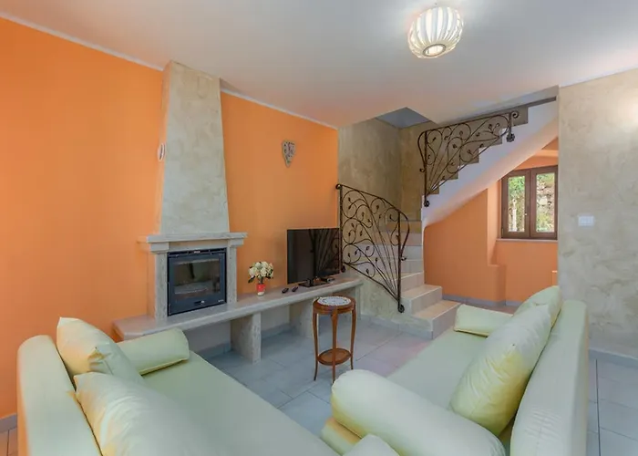 Vila In Skitaca With Pool And Sea Views Koromacno