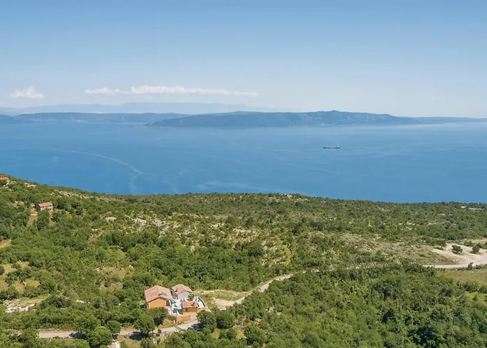 In Skitaca With Pool And Sea Views Vila Koromacno