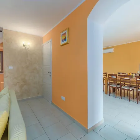 Villa With Private Pool & Sea View Koromacno