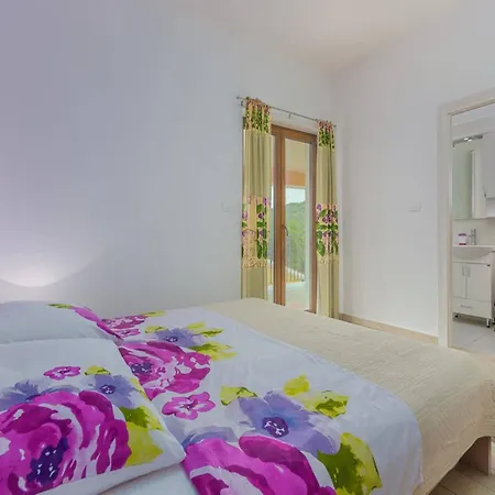 With Private Pool & Sea View Villa Koromacno