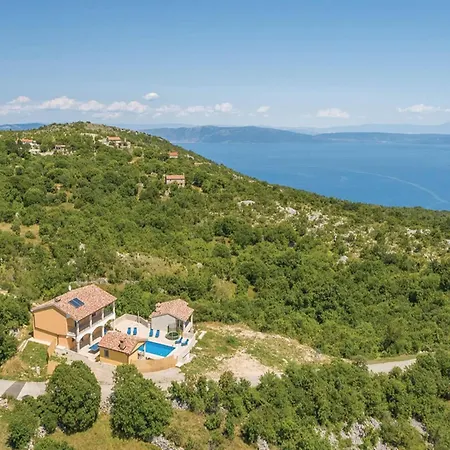 In Skitaca With Pool And Sea Views *