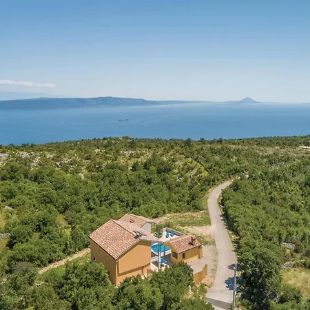 With Private Pool & Sea View * Koromacno