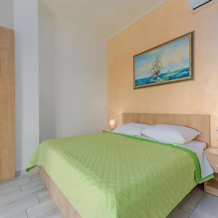 Vila In Skitaca With Pool And Sea Views *
