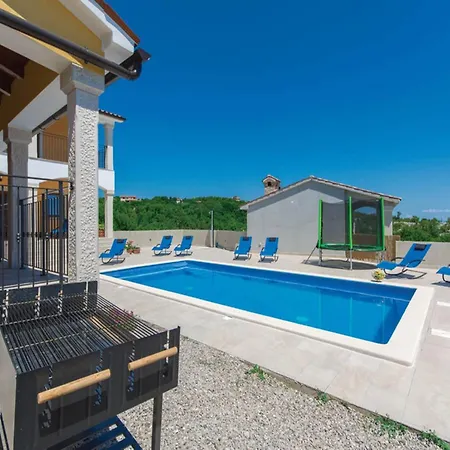In Skitaca With Pool And Sea Views Vila